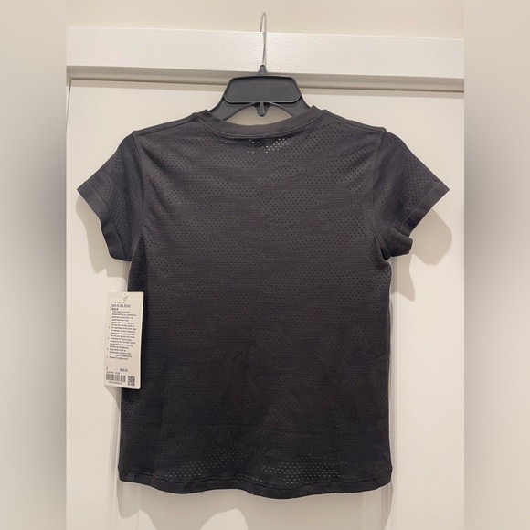 Lululemon Train to Be Short Sleeve NWT Size 2 Dot Camo Black DOCB Camouflage - Picture 2 of 12